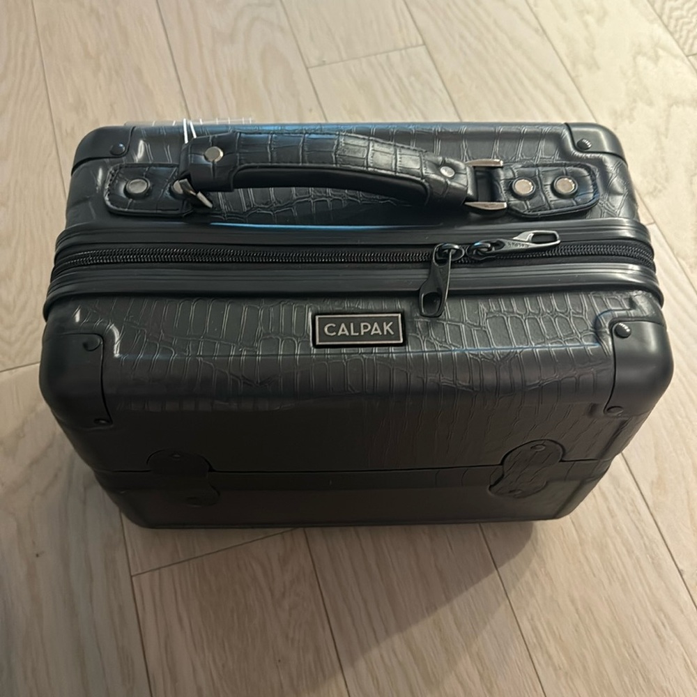 CALPAK VANITY CASE TRUNK